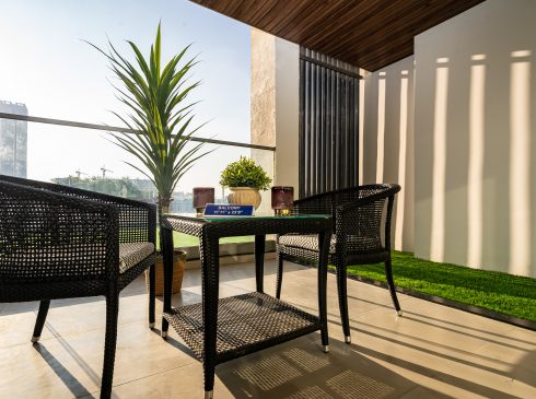 Casa Mercury with airy interiors & natural light