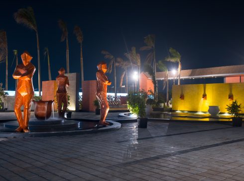 Casagrand Selenia fountain area